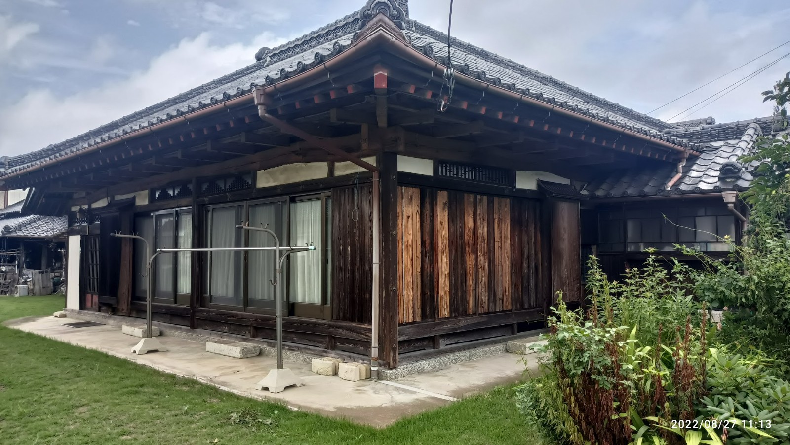 田舎暮らし向き 家庭菜園できます♪ 倉庫物置等付 大黒柱ある築約60年平家建!